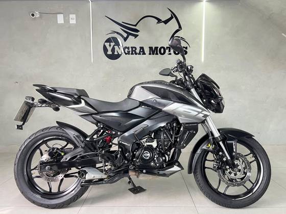 BAJAJ DOMINAR 160 BAJAJ DOMINAR 160